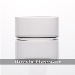 Suporturi pentru lumânări cilindrice transparente